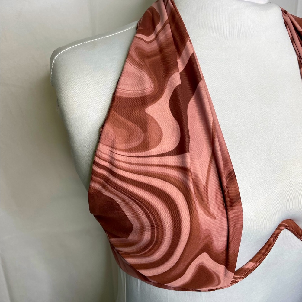 Cleavage Baring Underwire Bikini Top | Size Large - Picture 2 of 5